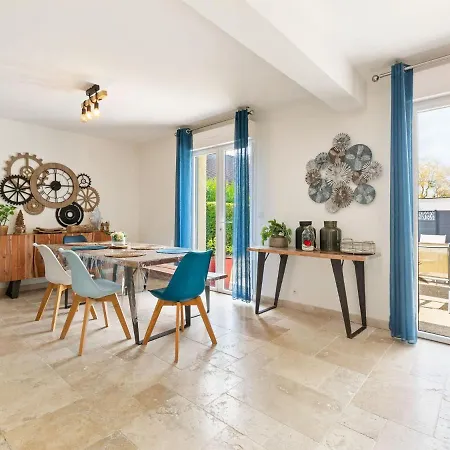 Elegant With Fenced Garden