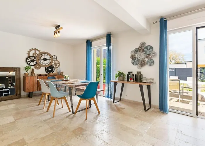 Elegant With Fenced Garden