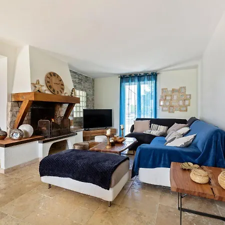 펜션 Elegant With Fenced Garden 뚜끄