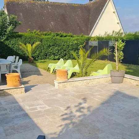 Elegant With Fenced Garden