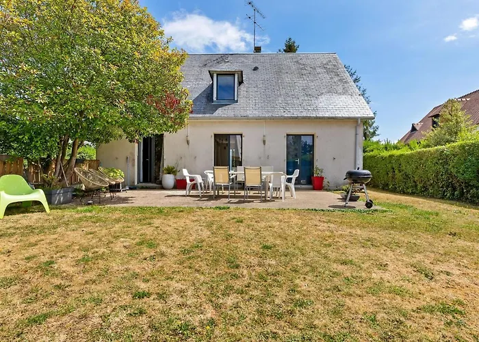 Elegant With Fenced Garden