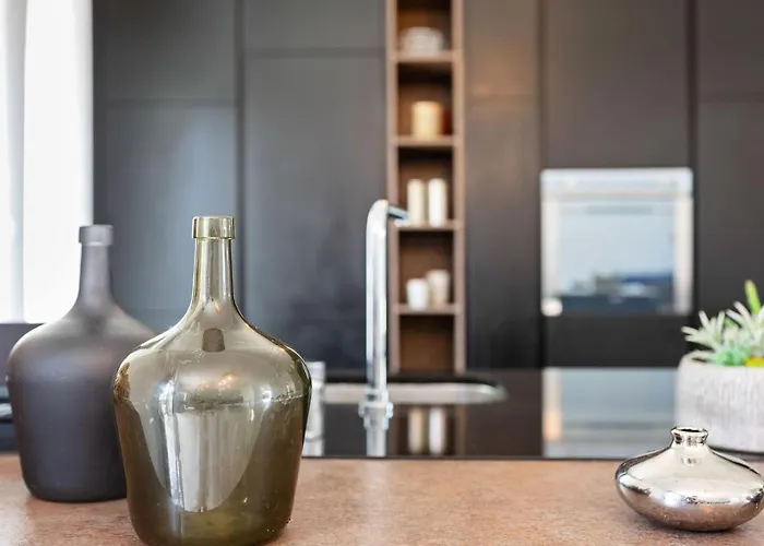 بيت للعطل Elegant With Fenced Garden *