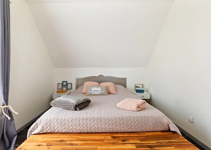 Elegant With Fenced Garden بيت للعطل *