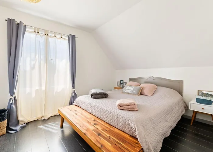 بيت للعطل Elegant With Fenced Garden *