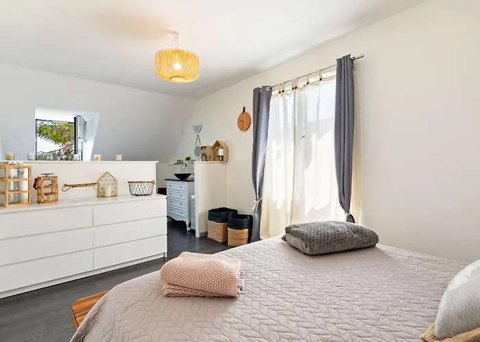 Elegant With Fenced Garden بيت للعطل *