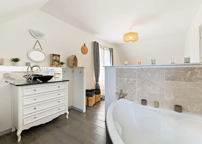 بيت للعطل Elegant With Fenced Garden توكويز